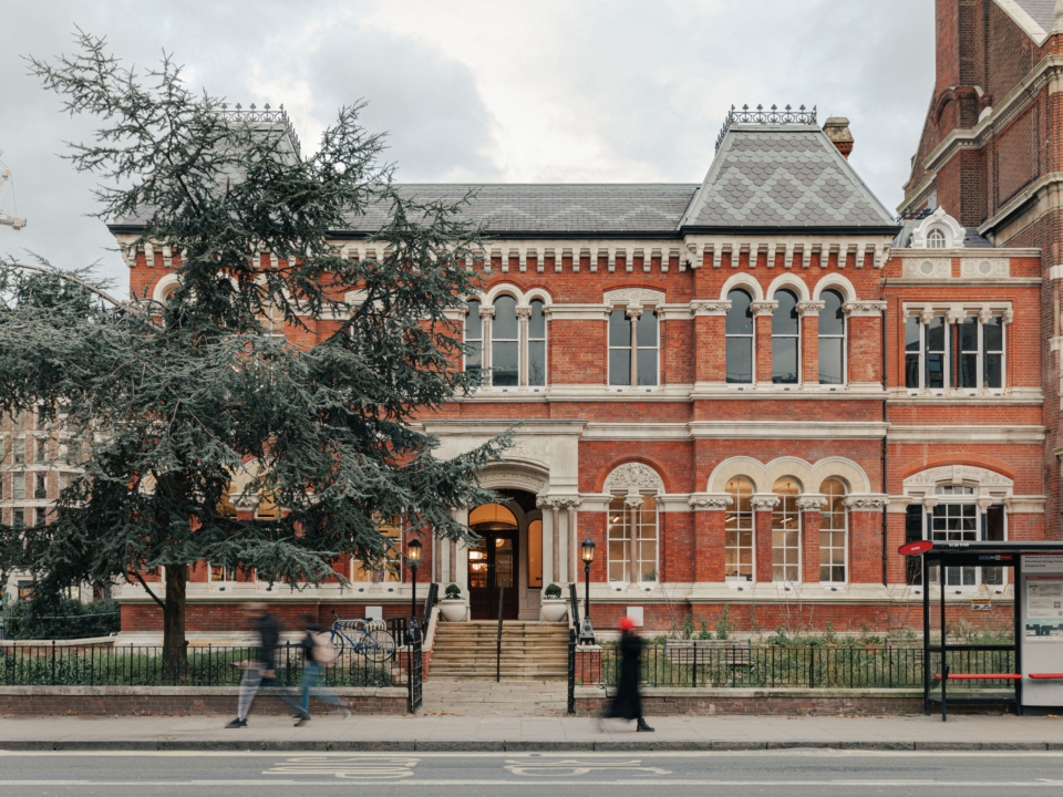 1 Walworth Town Hall External from Walworth Road by Chris Wharton